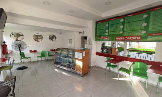 El Paraiso Del Sandwich inside
