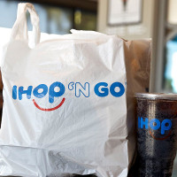 Pizza Fava Cipolletti drink