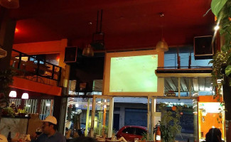 Hannoy Pizzeria Resto outside