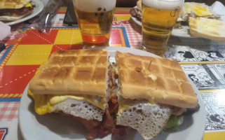 Pizza Fava Cipolletti food