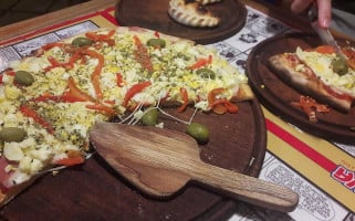 Pizza Fava Cipolletti food