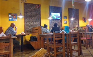 Pizza Fava Cipolletti inside