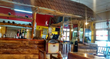 Pizza Fava Cipolletti inside