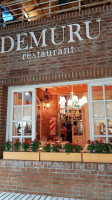 Demuru outside