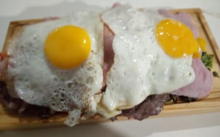 Far West Lomos Y Pachatas Comida