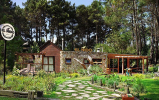 El Nido Bistro outside