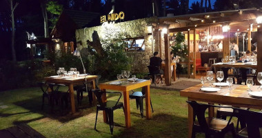 El Nido Bistro inside