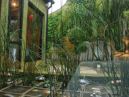 Rossita Restaurant Exterior