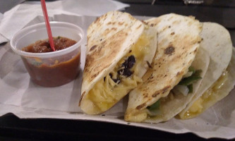 Lupe Chiringo Comida