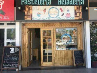 Fruzion Heladeria Y Pasteleria