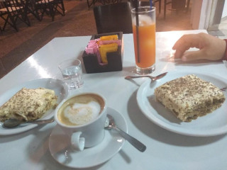 Café La Plaza