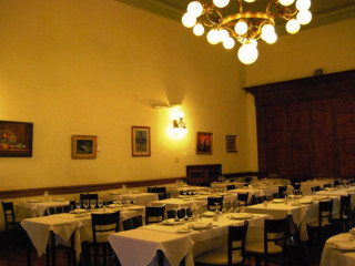 Restaurante Del Centro Vasco Frances (barrio De Monserrat)