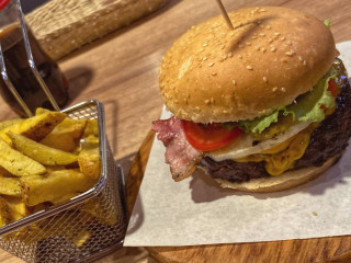 Alaseña Steakhouse Burger