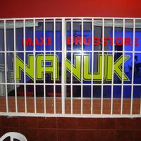 Nanuk Maxi Drugstore (24 Horas)